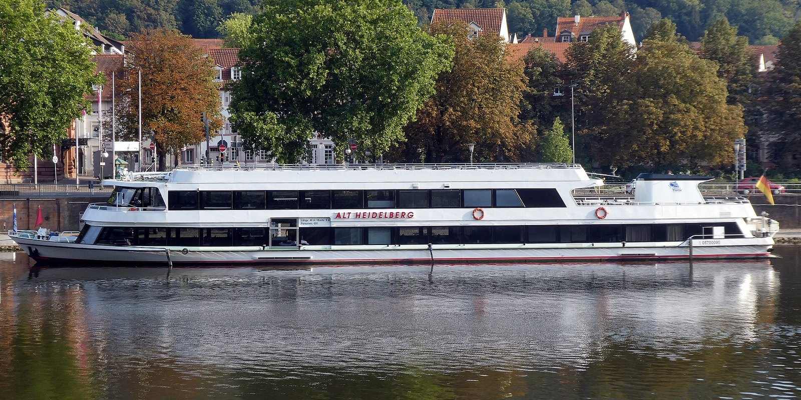 Fahrgastschiff Alt-Heidelberg am Neckarstaden